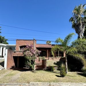 Colonia - Venta Casa Muy Bien Ubicada, De 2 Dormitorios Y Piscina