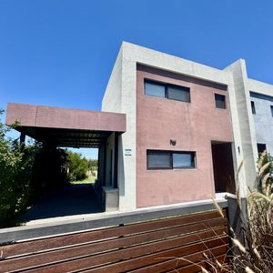 Colonia - Venta Casa De 2 Dormitorios Con Patio Y Cochera