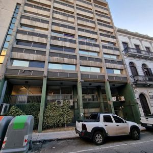 Oficina - Misiones Y Cerrito, 357 M2 , Planta   Entrepiso   Sótano Llanos !!