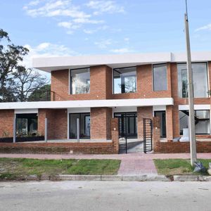 Carrasco, Estrena, 172 M2 Construídos   230 M2 Libres De Terrazas !!