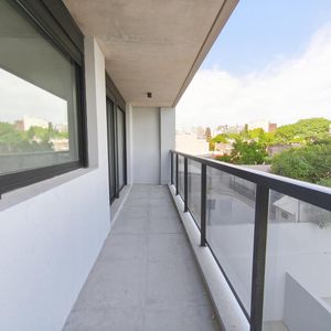Venta De Apartamento De Dos Dormitorios Y Dos Baños En Pocitos.
