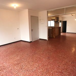 Apartamento Céntrico En Venta De 3 Dormitorios Y 2 Baños Muy Amplio