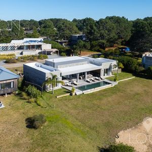Alquiler Casa 4 Dormitorios En Barrio Cerrado Laguna Escondida, José Ignacio