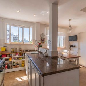 Venta Apartamento 3 Dormitorios, 2 Baños, Terraza C/parrillero En Centro