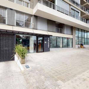 Venta  Local Comercial Con Patio En Tres Cruces