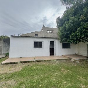 Casa En Colonia Del Sacramento En Venta Con Terreno Y Construcciones
