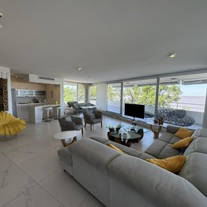 ¡venta De Apartamento, 2 Dormitorios Con Vistas Panorámicas, Exclusivo!