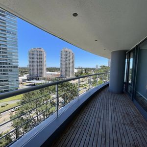Apartamento En Edificio Tresesenta, Punta Del Este