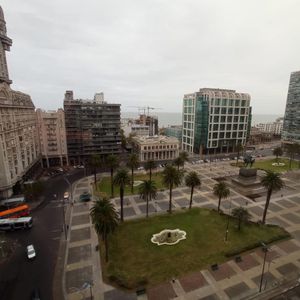 Plaza Independencia , 570 M2 Llanos, Piso Alto Con La Mejor Vista, Aire Acondicionado Central, Vigilancia 24 Hs !!