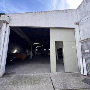 Cochera En Alquiler Por Dia Y Mensual A Metros Del Puerto De Colonia