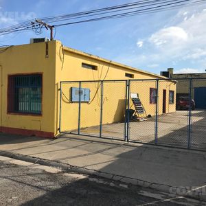 Venta  Local Comercial , Oficina De Ventas ,  Amplios Galpones , Deposito 