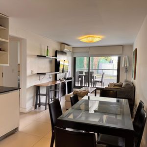 Hermoso Apartamento  En Venta De 2 Dormitorios En Zona Arbolada Y Tranquila Muy Próximo A Gastronomia Y Servicios