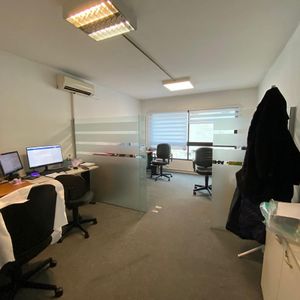 Venta Oficina 33 M² Con Renta En Ciudad Vieja - Rentabilidad Anual 9,3%
