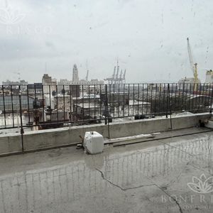 Oficina Con Terraza De Uso Exclusivo En Ciudad Vieja