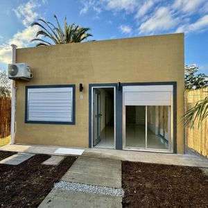 Colonia - Venta O Alquiler De Casa De 2 Dormitorios Con Piscina Y Cochera