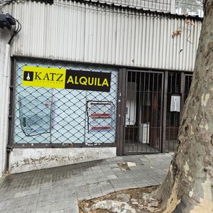 Julio Herrera Y Obes Y Uruguay , 4 Mts De Frente, 100 M2 !!