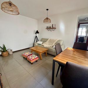Apartamento Impecable, 1er Piso Por Escalera.