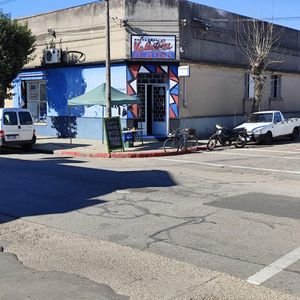 Casona Con Local Comercial  Y Apartamento
