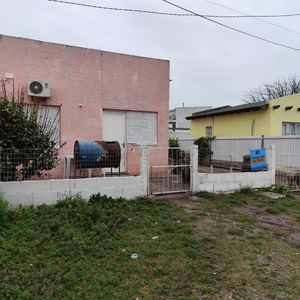 Casa A Sólo Dos Cuadras De La Dársena De Nueva Palmira
