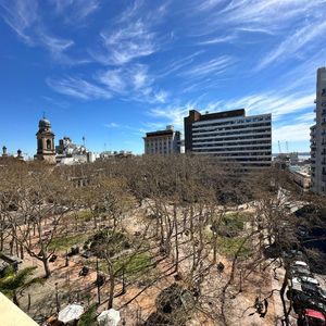 Loft Al Frente, Plaza Matriz, 35 M2, Súper Luminoso !!! 