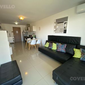Apartamento De Un Dormitorio En Alquiler, Ubicado Sobre La Rambla De Colonia Del Sacramento.