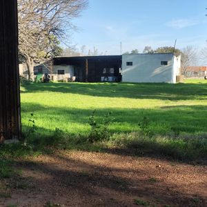 Galpón Con Amplio Terreno En Juan González 