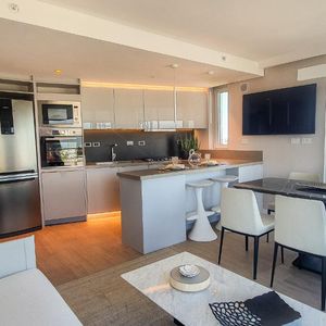 Venta De Apartamento En Joy Montevideo, 2 Dormitorios, 2 Baños Y Toilette. Variedad De Amenities