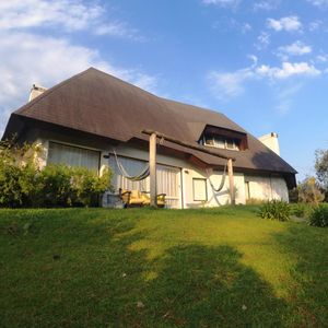 Oportunidad Casa 4 Dormitorios Y Dependencia Con Piscina Y Parrillero En Punta Del Este
