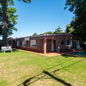 Venta Casa 4 Dormitorios, Playa Mansa, Punta Del Este 