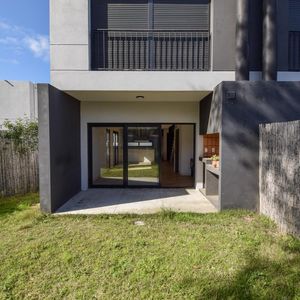 Casa 3 Dormitorios En Venta Con Renta!