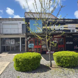 Venta De Casa Y Amplio Terreno