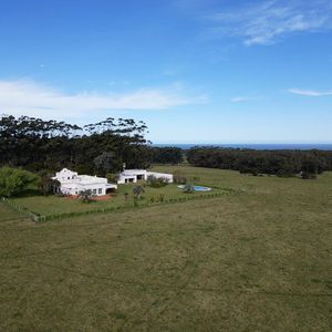 Campo Con Costa A La Laguna De Rocha