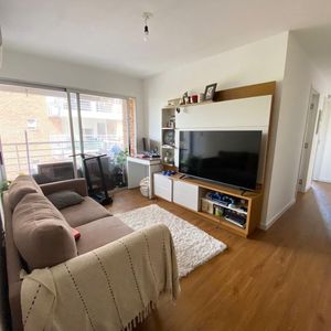 Venta Apartamento Con Renta, De 3 Dormitorios, Terraza Con Parrillero Y Cochera En Prado