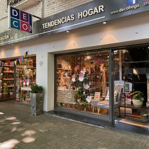 Amplio Local Comercial En Barrio Historico De Colonia