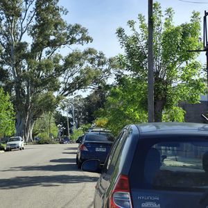 Apartamento Ubicado En Dr. Cuneo Entre Torres Leiva Y Lázaro Gadea  A 50 Metros De Dársena Higeritas  