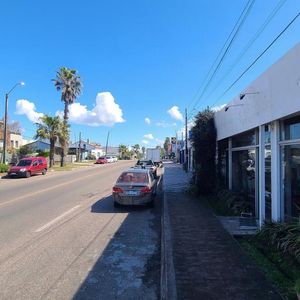 Alquiler Local En Manantiales Sobre Ruta 10 A Pasos La Playa - Tm7315637