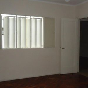 Apartamento 2 Dorm, Segundo Piso Por Escalera, Interior, Proximo A Palacio Legislativo