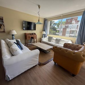 Apartamento Amplio Península  3 Dormitorios, Metros Del Mar