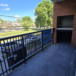 Apartamento De 3 Dormitorios, Doble Terraza, Garaje Y Box En Venta En Malvín