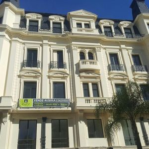 Gran Loft, Plaza Matriz, 57 M2 , Grandes Ventanales, Super Luminoso , único !!