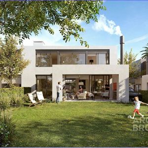 Casa De Tres Dormitorios En Venta En Carrasco - 03b