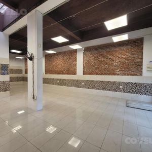 Alquiler/venta Local Comercial Frente A Shopping Tres Cruces