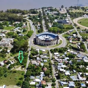 Terreno En Venta De 398 M2 A Metros De Plaza De Toros En Colonia Del Sacramento