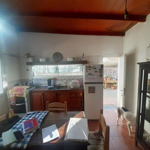 Venta De Casa Y 2 Monoambientes En El Pinar - Amplio Terreno