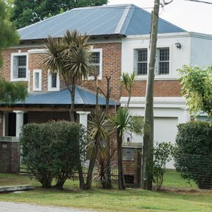Casa De 4 Dormitorios A Pasos De La Rambla Costanera