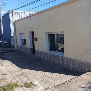 Venta De Casa Con Potencial De Renta Colonia Del Sacramento