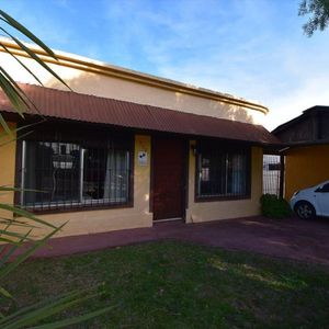 Casa Con Apartamento Y Piscina En Venta En Colonia