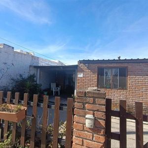 Casa De 3 Dormitorios Con Terreno
