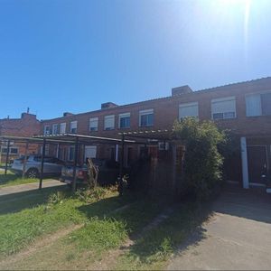 Hermosa Vivienda En Excelente Ubicación