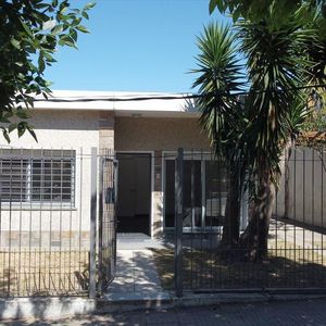 Venta Casa 2 Dormitorios A Metros Del Centro